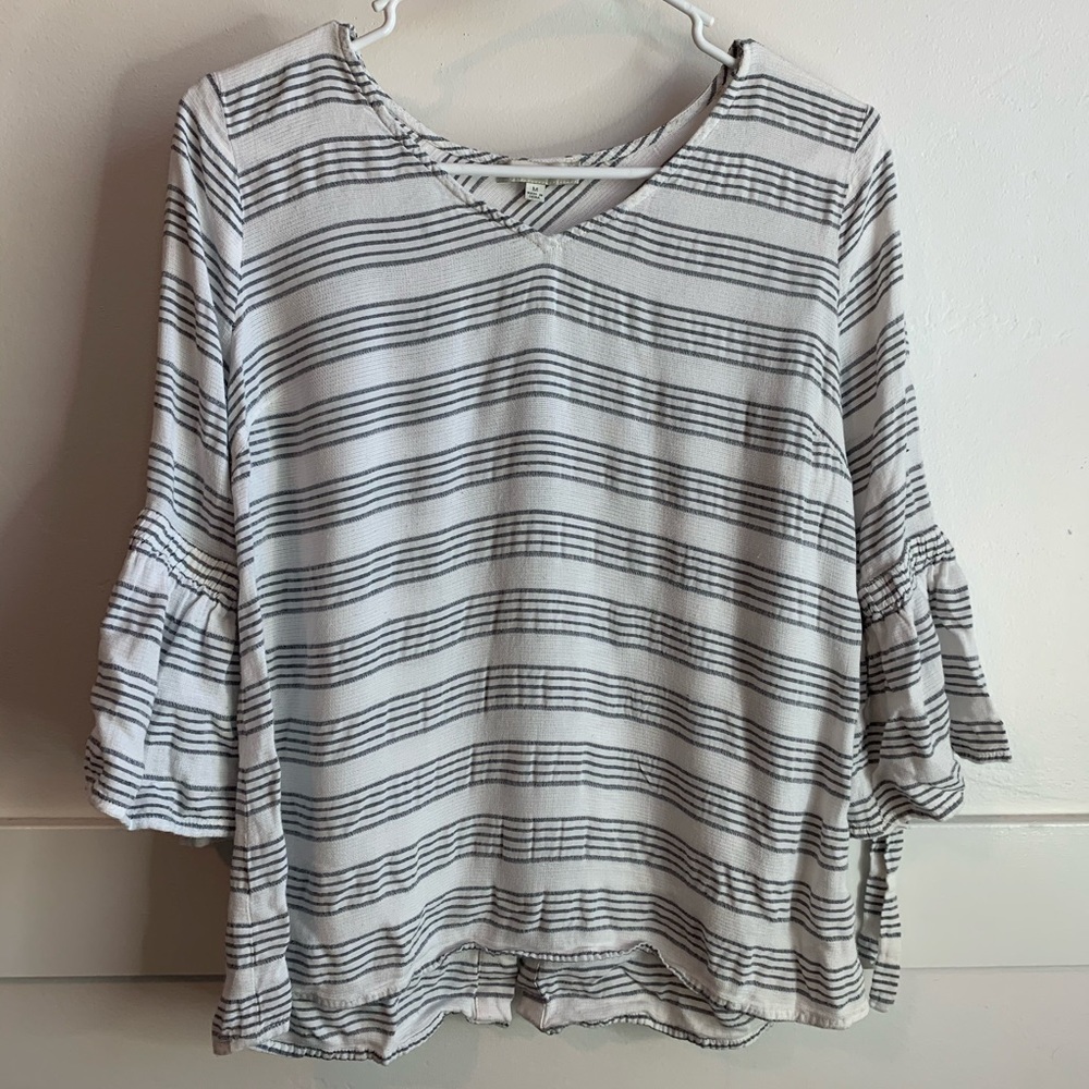Skies Are Blue White & Gray Striped Quarter Sleeve Blouse